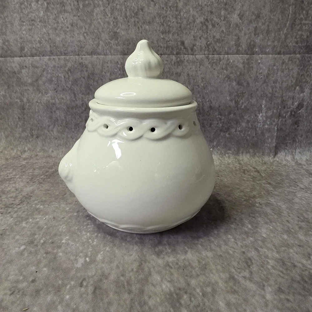 Norpro Deluxe Stoneware Garlic Keeper #254 White Ceramic